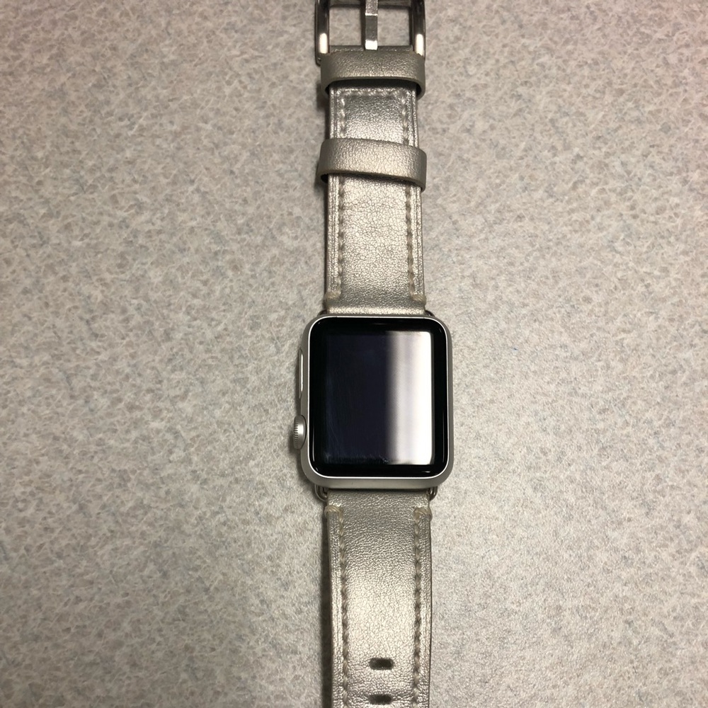 Apple Iwatch series 1 in GREAT condition